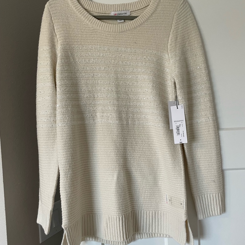 NEVER WORN! Cream super soft sweater. Size medium!